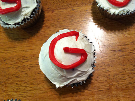 gluten free cupcake recipe with letter G